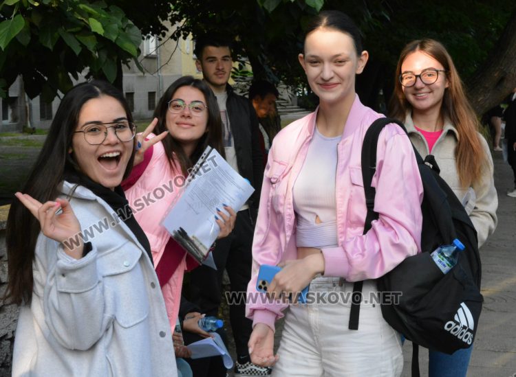 „Посвещение“ на Петя Дубарова се падна за интерпретативното съчинение на матурата по БЕЛ