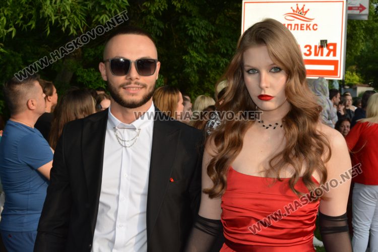 Царската гимназия откри сезона на баловете в Хасково