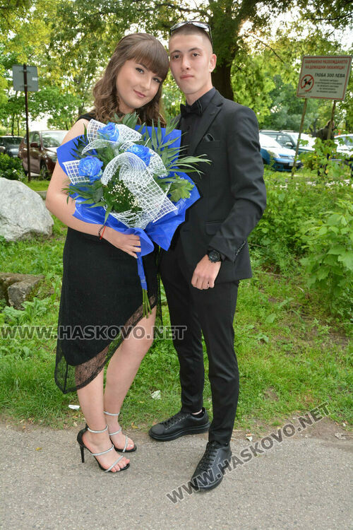 Царската гимназия откри сезона на баловете в Хасково