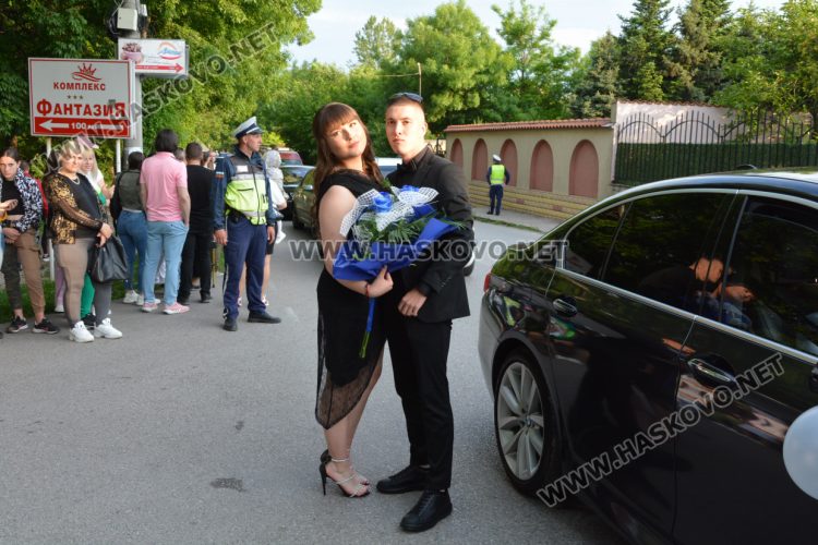 Царската гимназия откри сезона на баловете в Хасково