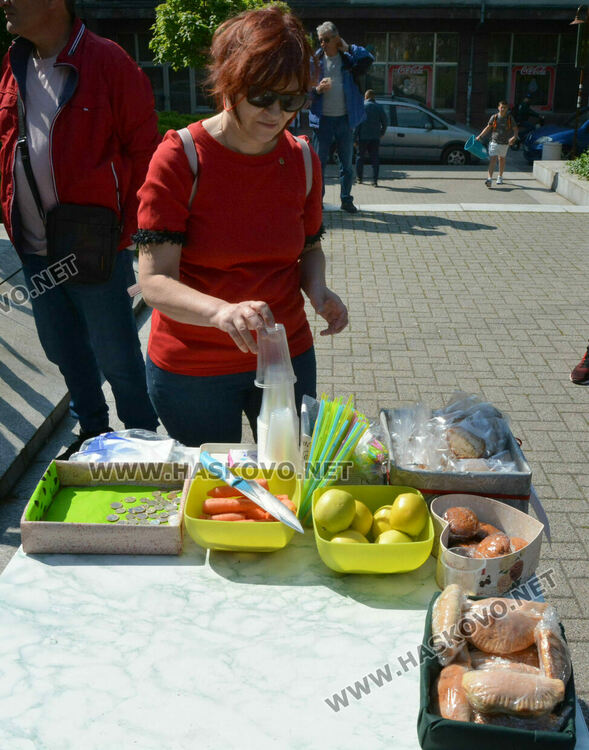 Празник с кауза на училище „Св.Климент Охридски“ огласи центъра на Хасково