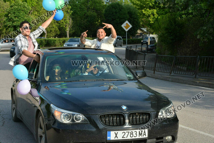 Абитуриентите на ПГМЕТ "Стойчо и Кица Марчеви“ празнуват днес