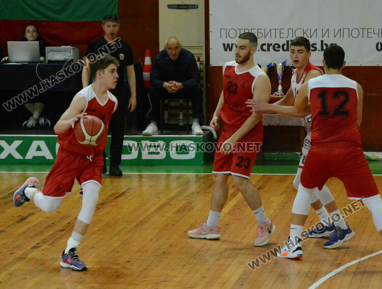 Триумф за юношите на баскетболния “Хасково”