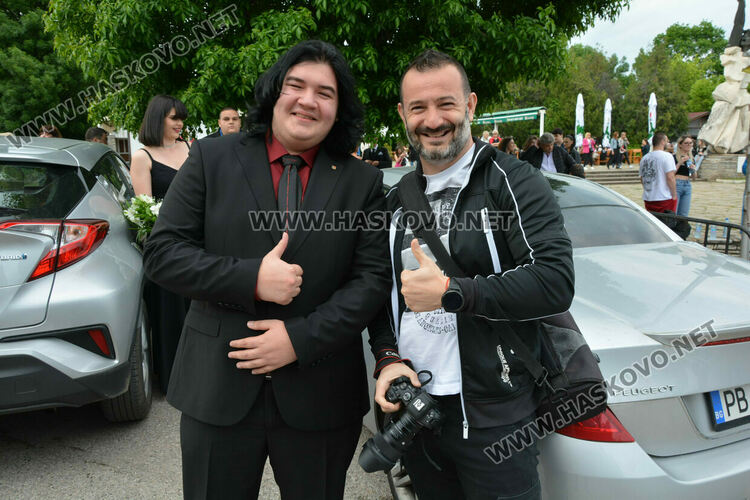 Абитуриентите на ПГМЕТ "Стойчо и Кица Марчеви“ празнуват днес