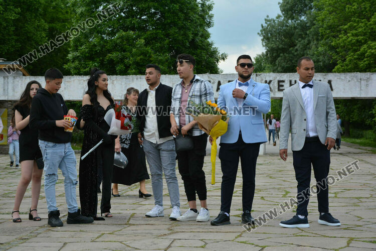 Абитуриентите на ПГМЕТ "Стойчо и Кица Марчеви“ празнуват днес