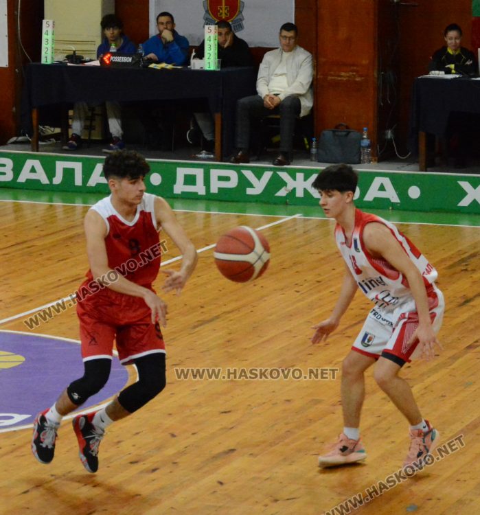 Триумф за юношите на баскетболния “Хасково”