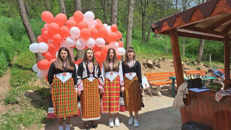 В Мадан беше открита нова площадка, наречена „Младежко пространство“ 