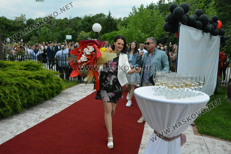 Абитуриентите на ПГМЕТ "Стойчо и Кица Марчеви“ празнуват днес