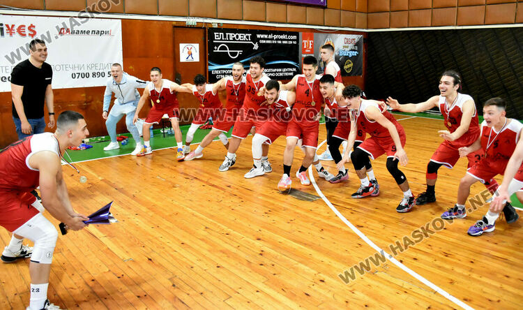 Триумф за юношите на баскетболния “Хасково”