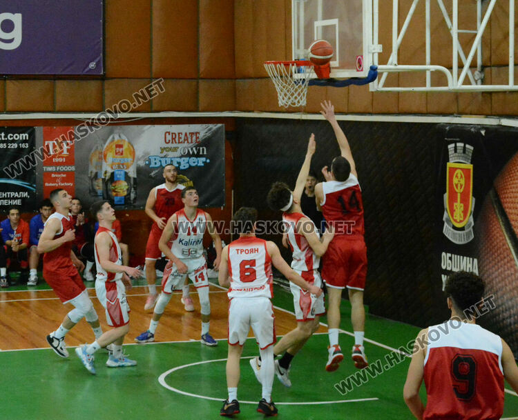 Триумф за юношите на баскетболния “Хасково”