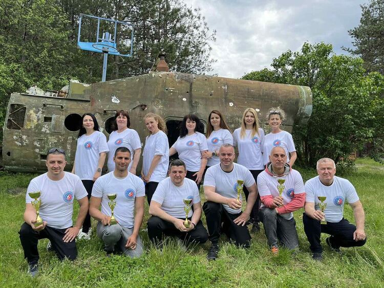 Шест купи за СУ „Й. Йовков“ на спортния  празник на работниците и служителите в системата на образованието