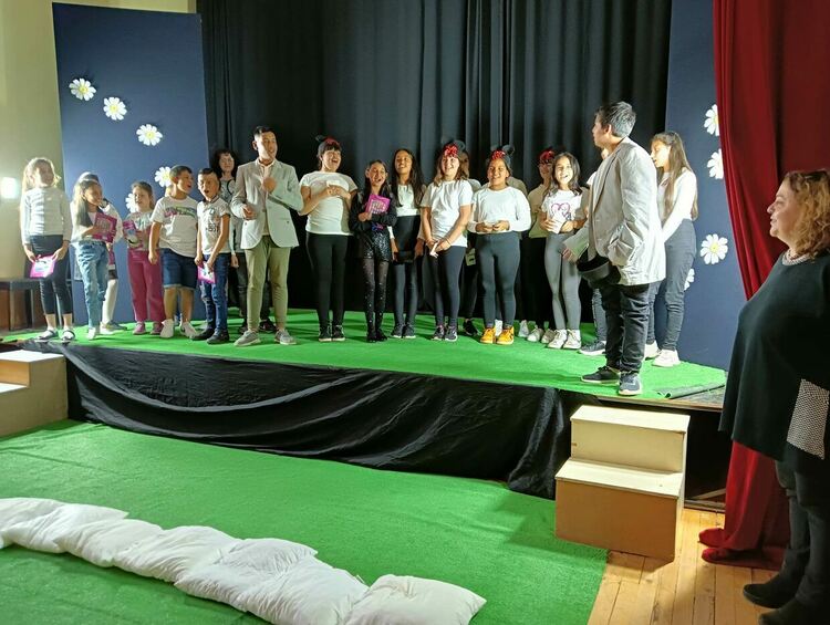Яна Борисова вдъхнови театралите от Дебърското училище