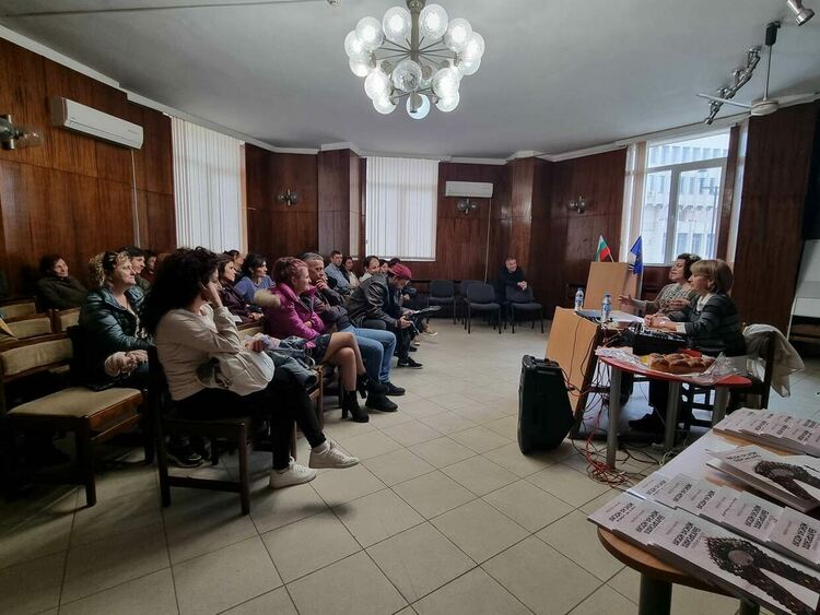 Изминалата седмица в Асеновград - творчески срещи, арт работилници, автокино (снимки)