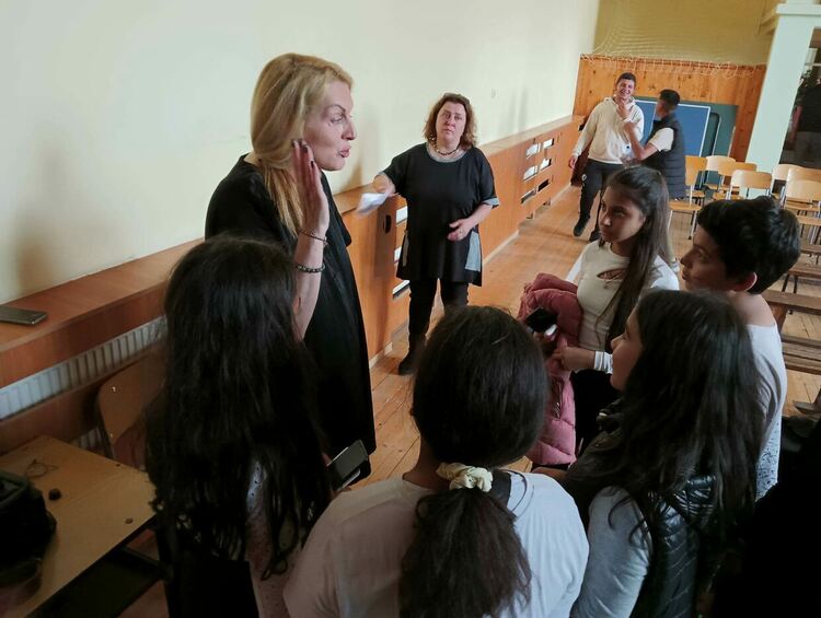 Яна Борисова вдъхнови театралите от Дебърското училище