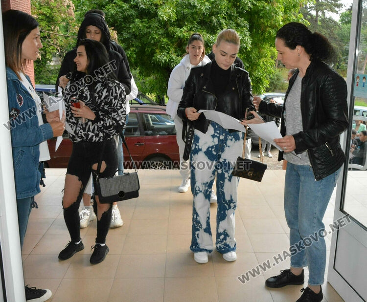 1417 зрелостници на втората матура в Хасковско, английският език е най-желан