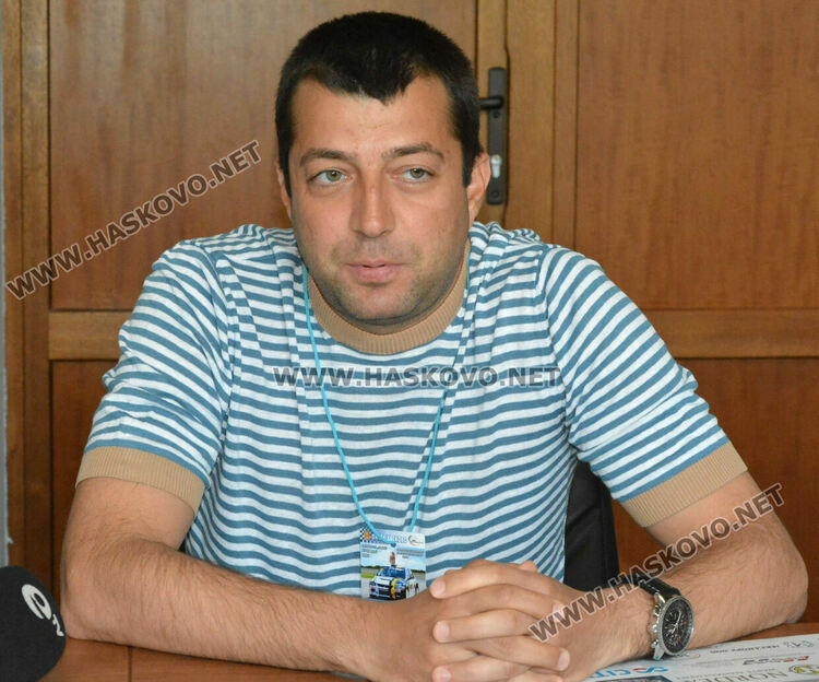 40 автомобилни пилоти на старта на шампионата на затворен маршрут в Хасково