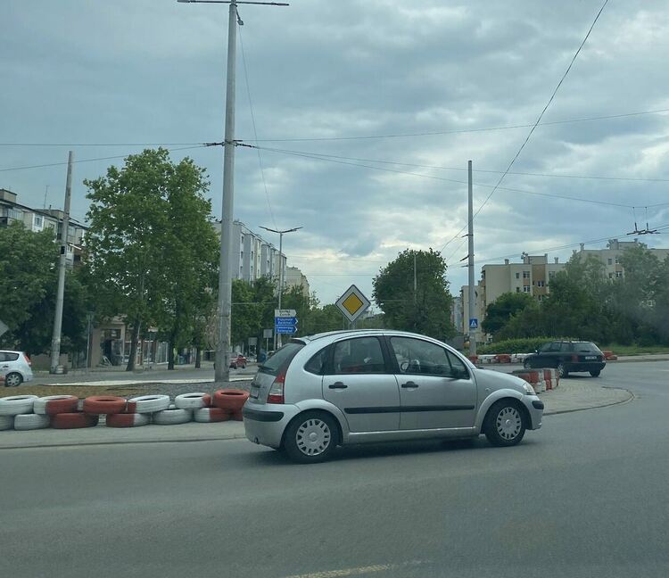 40 автомобилни пилоти на старта на шампионата на затворен маршрут в Хасково