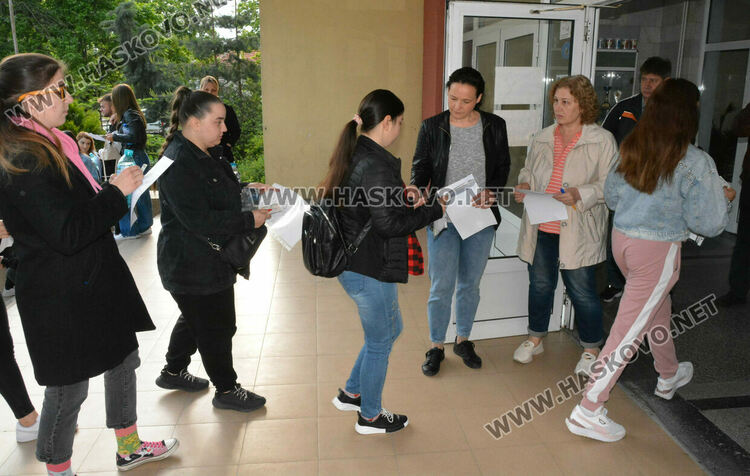1417 зрелостници на втората матура в Хасковско, английският език е най-желан