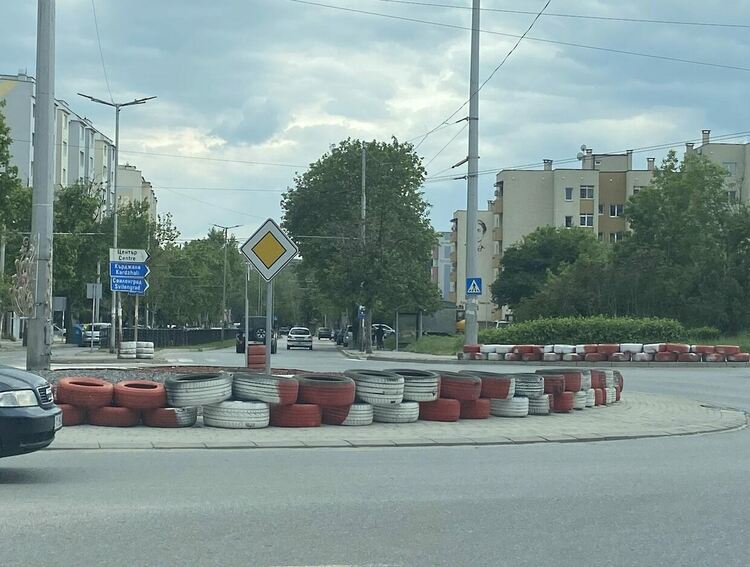 40 автомобилни пилоти на старта на шампионата на затворен маршрут в Хасково