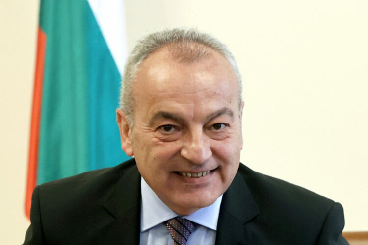 Гълъб Донев с надежда, че участниците в политическата въртележка имат стабилен вестибуларен апарат