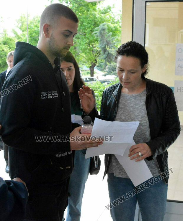 1417 зрелостници на втората матура в Хасковско, английският език е най-желан