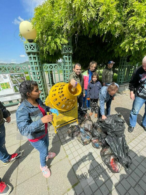   Надпревара за събиране на пластмасови бутилки в Шишеяда