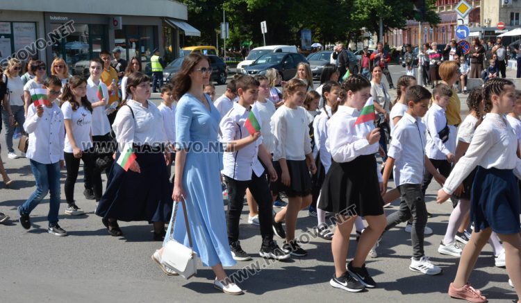 Учениците на годината в Хасково получиха наградите си на тържествена церемония