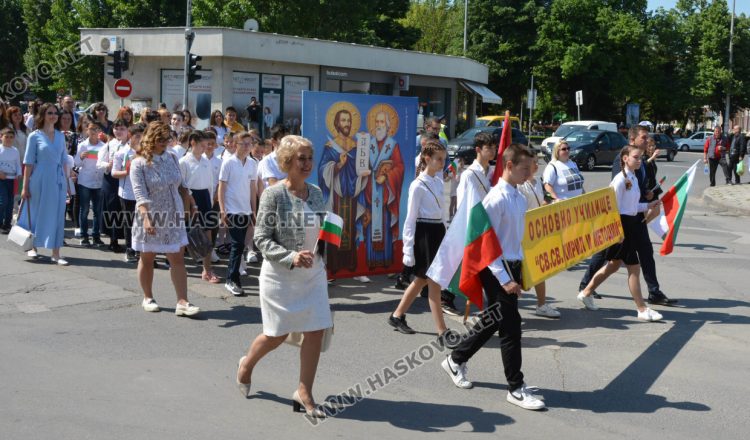 Учениците на годината в Хасково получиха наградите си на тържествена церемония