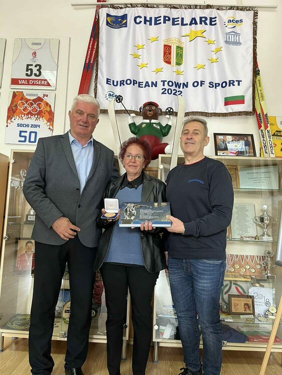 Музеят на ските и ски спорта в Чепеларе получи ценен подарък от БОК 