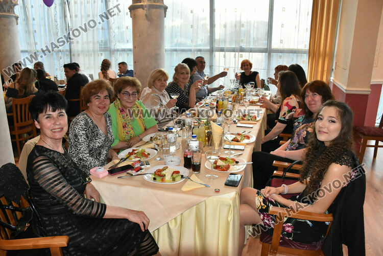 Звезден час за абитуриентите от Хасково