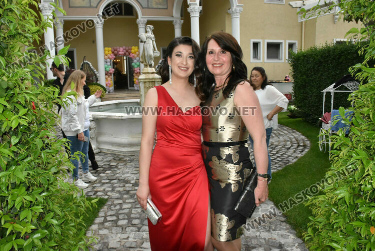 Звезден час за абитуриентите от Хасково