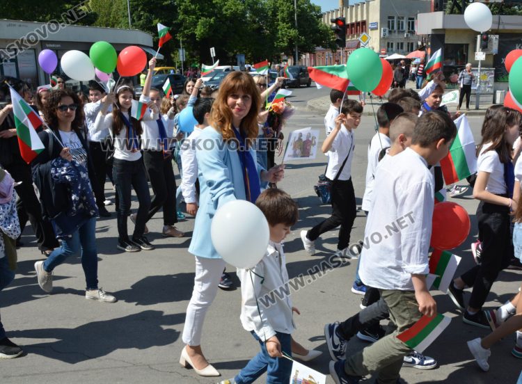 Учениците на годината в Хасково получиха наградите си на тържествена церемония