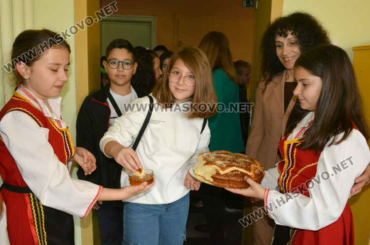 Децата в училище “Христо Смирненски“ ще почиват и творят в нов кабинет по интереси