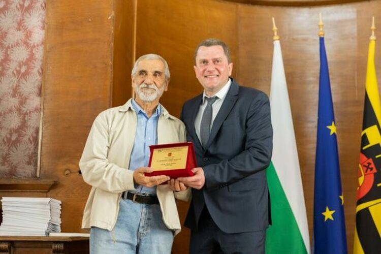 Връчени бяха наградите за принос в областта на образованието, културата и журналистиката