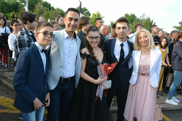 Бъдеще по вода очаква зрелостници на Природо-математическа гимназия