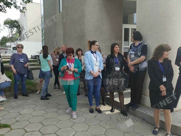 Протест на служителите на НОИ в Кърджали