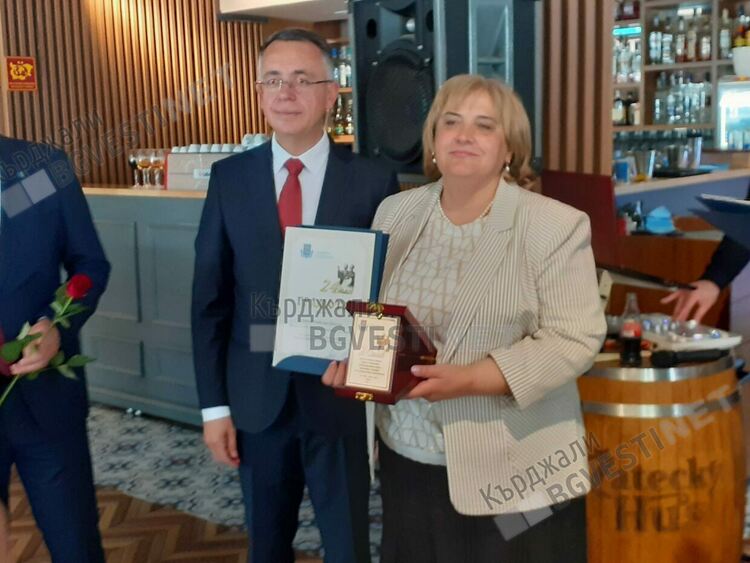 Над 80 образователни и културни дейци награди кметът  Хасан Азис за 24 май 2023 г.