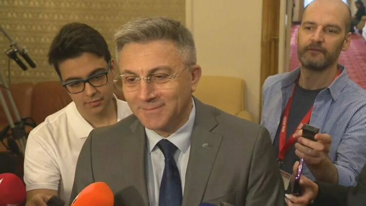 Карадайъ: Засега не участваме в съставянето на кабинета с втория мандат