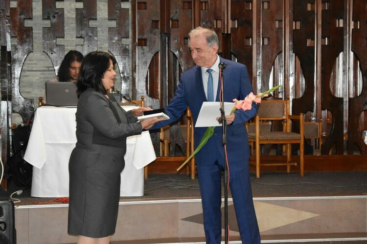 Отличиха най-изявените учители и културни дейци на Асеновград 