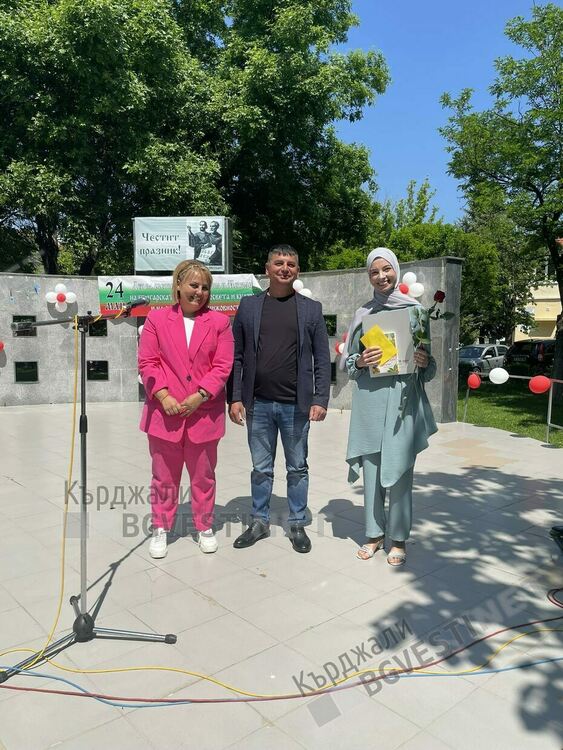 Ротари клуб Момчилград награди изявени ученици от общините Момчилград,Крумовград и Джебел