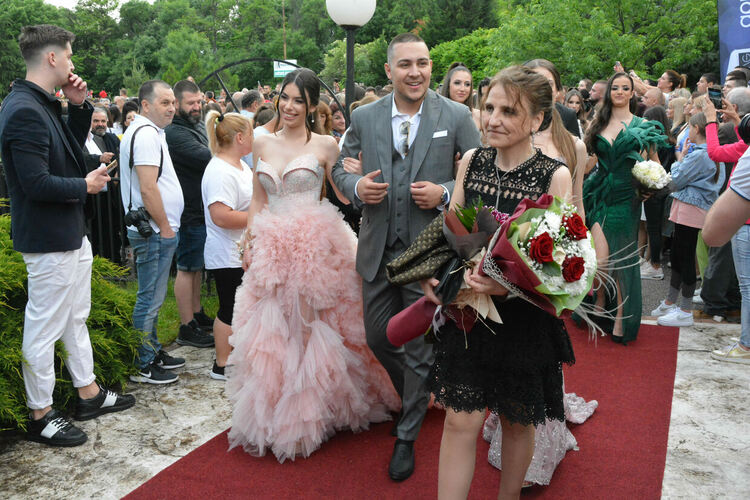 Бъдеще по вода очаква зрелостници на Природо-математическа гимназия