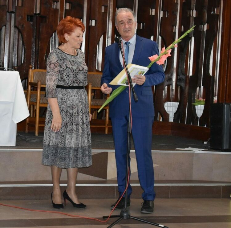 Отличиха най-изявените учители и културни дейци на Асеновград 