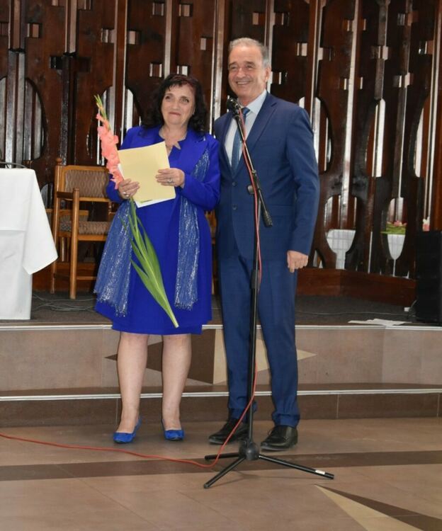 Отличиха най-изявените учители и културни дейци на Асеновград 