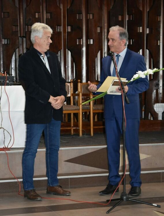 Отличиха най-изявените учители и културни дейци на Асеновград 