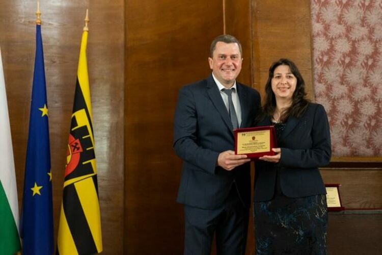 Връчени бяха наградите за принос в областта на образованието, културата и журналистиката