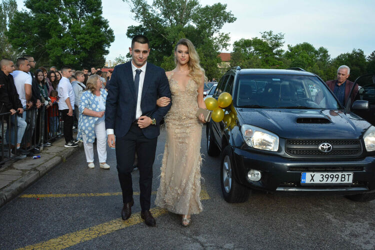 Бъдеще по вода очаква зрелостници на Природо-математическа гимназия