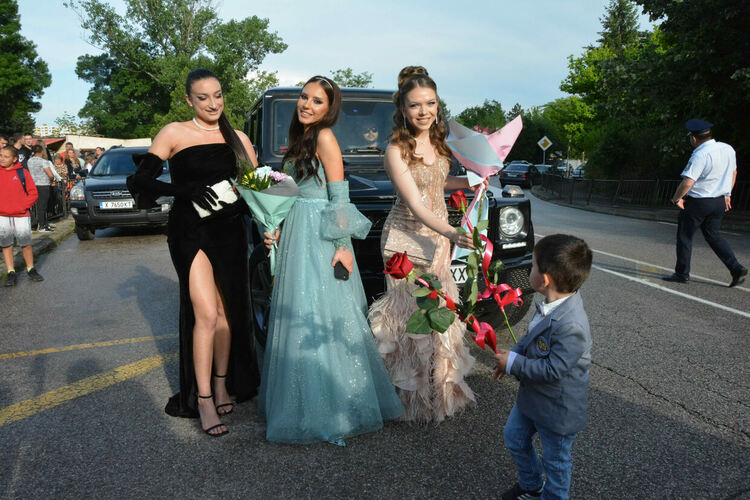 Бъдеще по вода очаква зрелостници на Природо-математическа гимназия