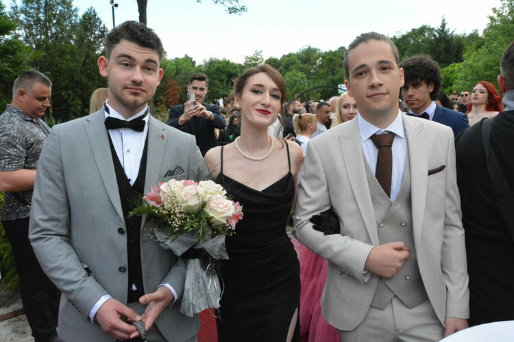 Бъдеще по вода очаква зрелостници на Природо-математическа гимназия