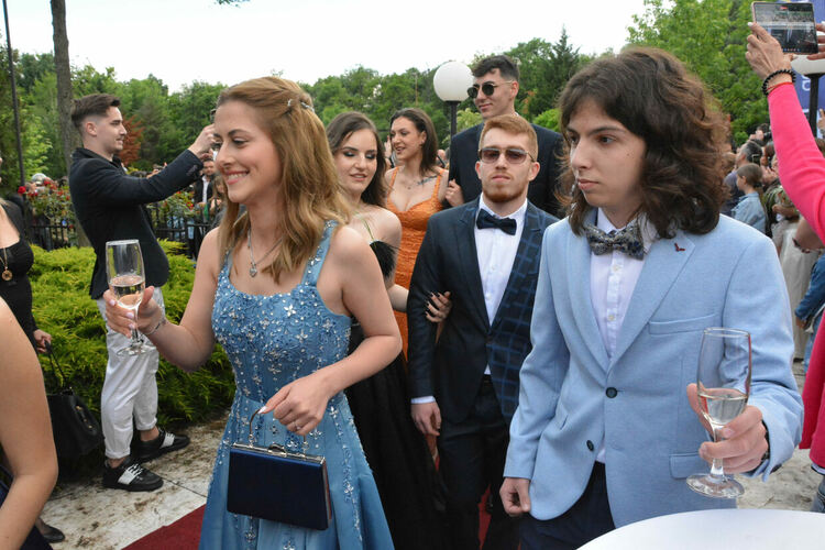 Бъдеще по вода очаква зрелостници на Природо-математическа гимназия