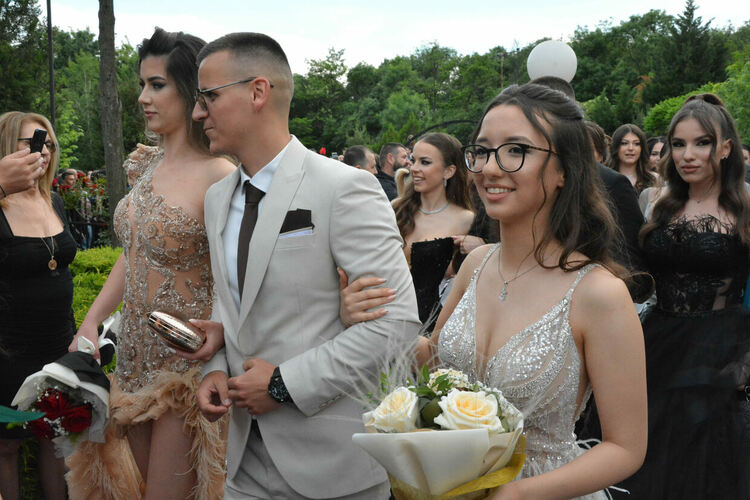 Бъдеще по вода очаква зрелостници на Природо-математическа гимназия